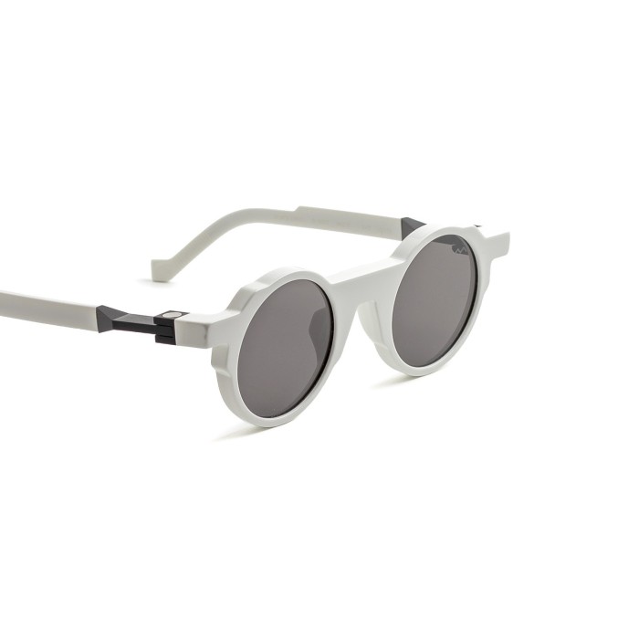 BL0002 White
