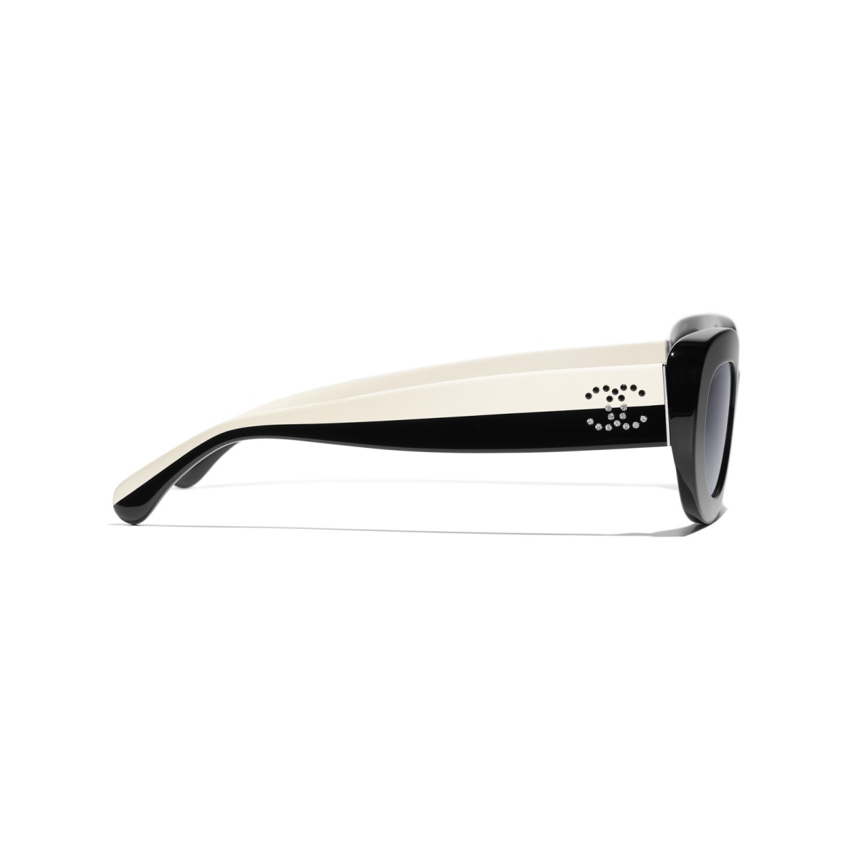 CHANEL CH5562B C501S6 | Sunglasses | Vytria Eyewear