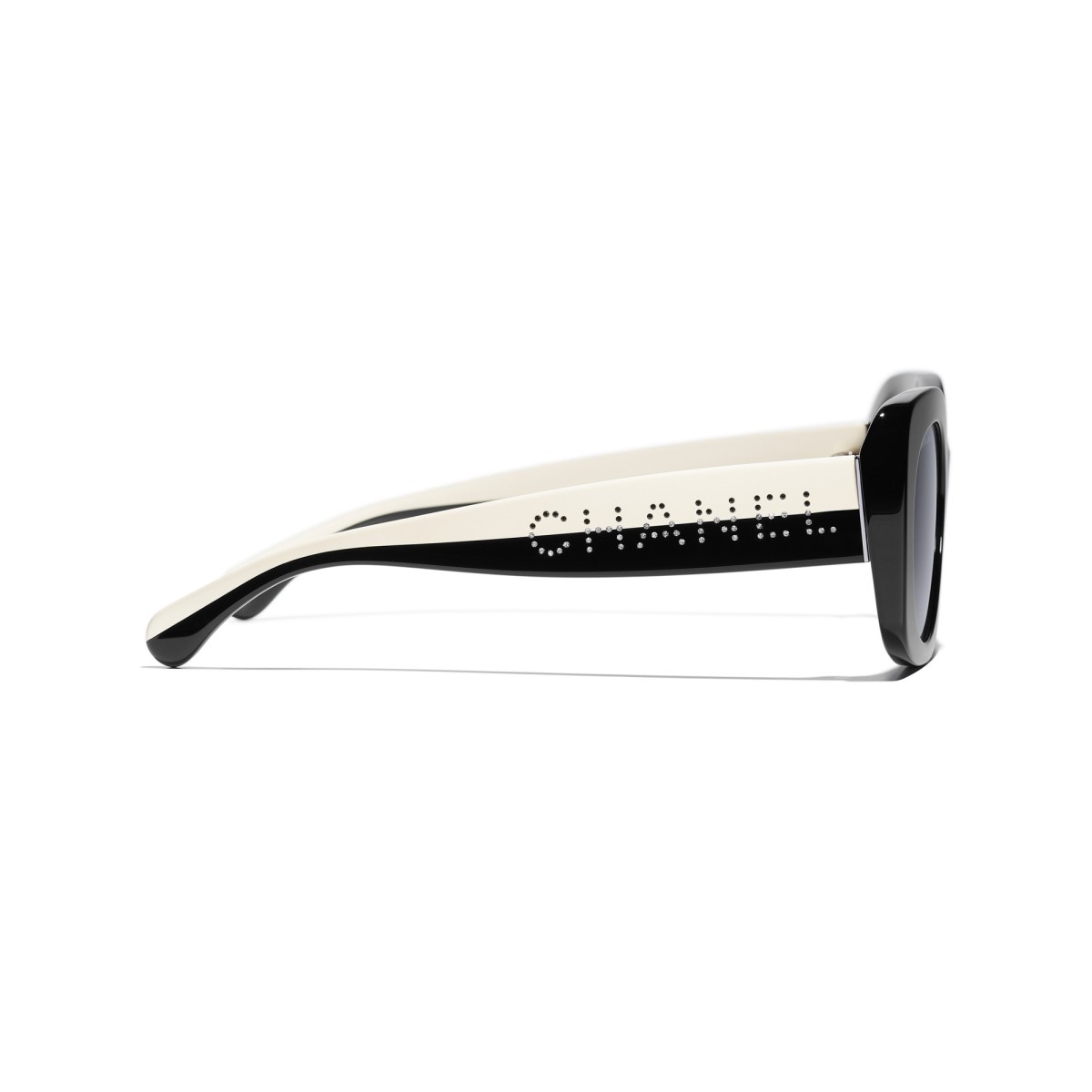 CHANEL CH5563B C501S6 | Sunglasses | Vytria Eyewear