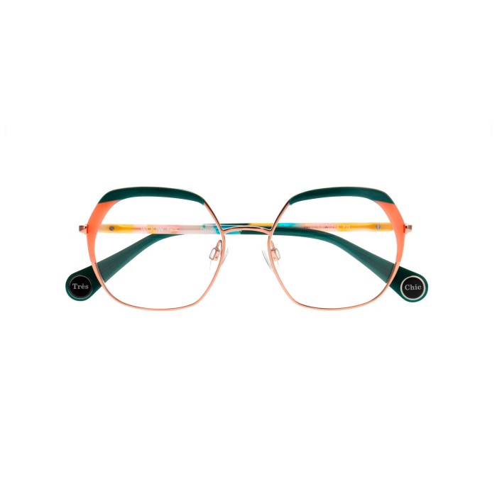 Tres Chic 1 0294