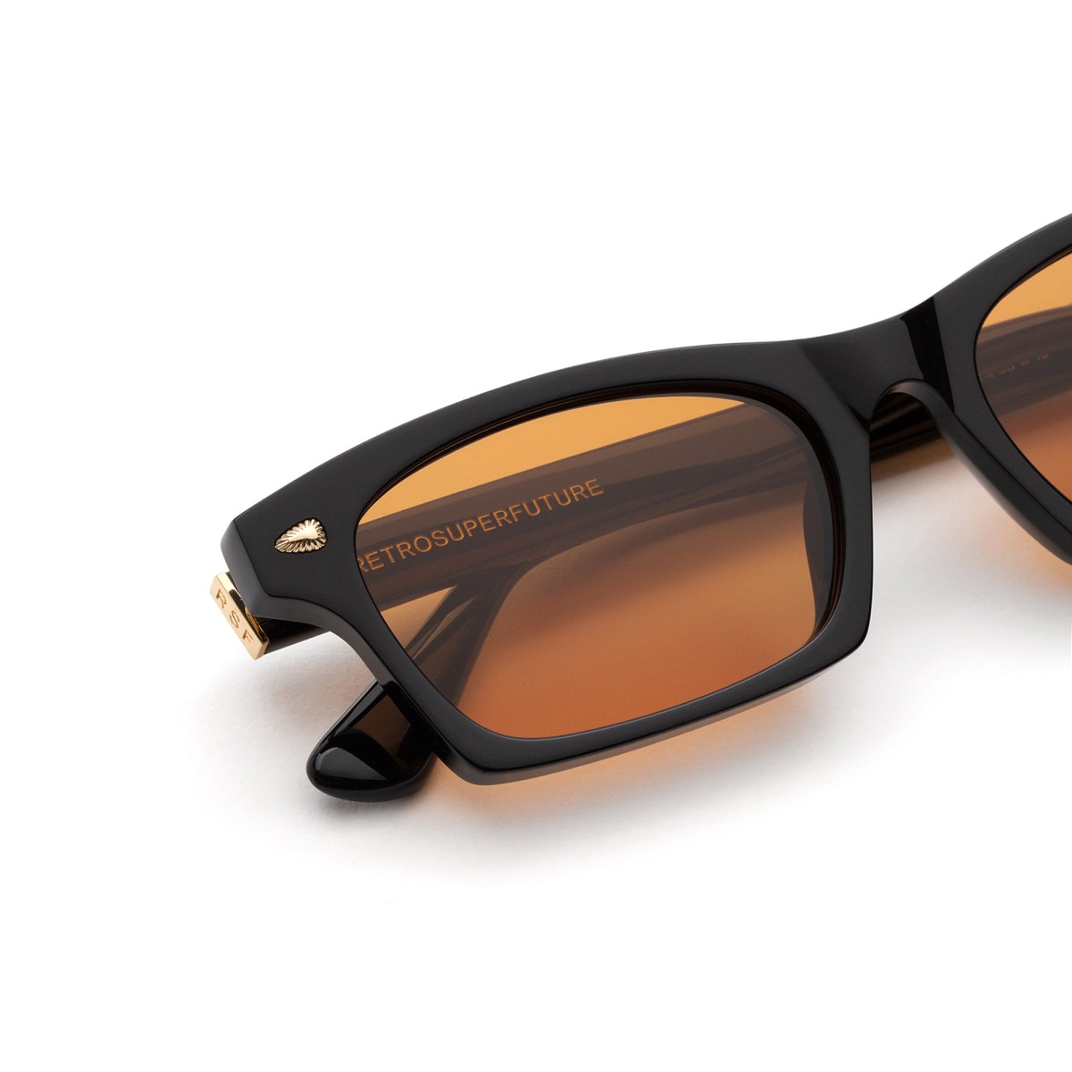 RETROSUPERFUTURE TAYO 6T4 | Sunglasses | Vytria Eyewear