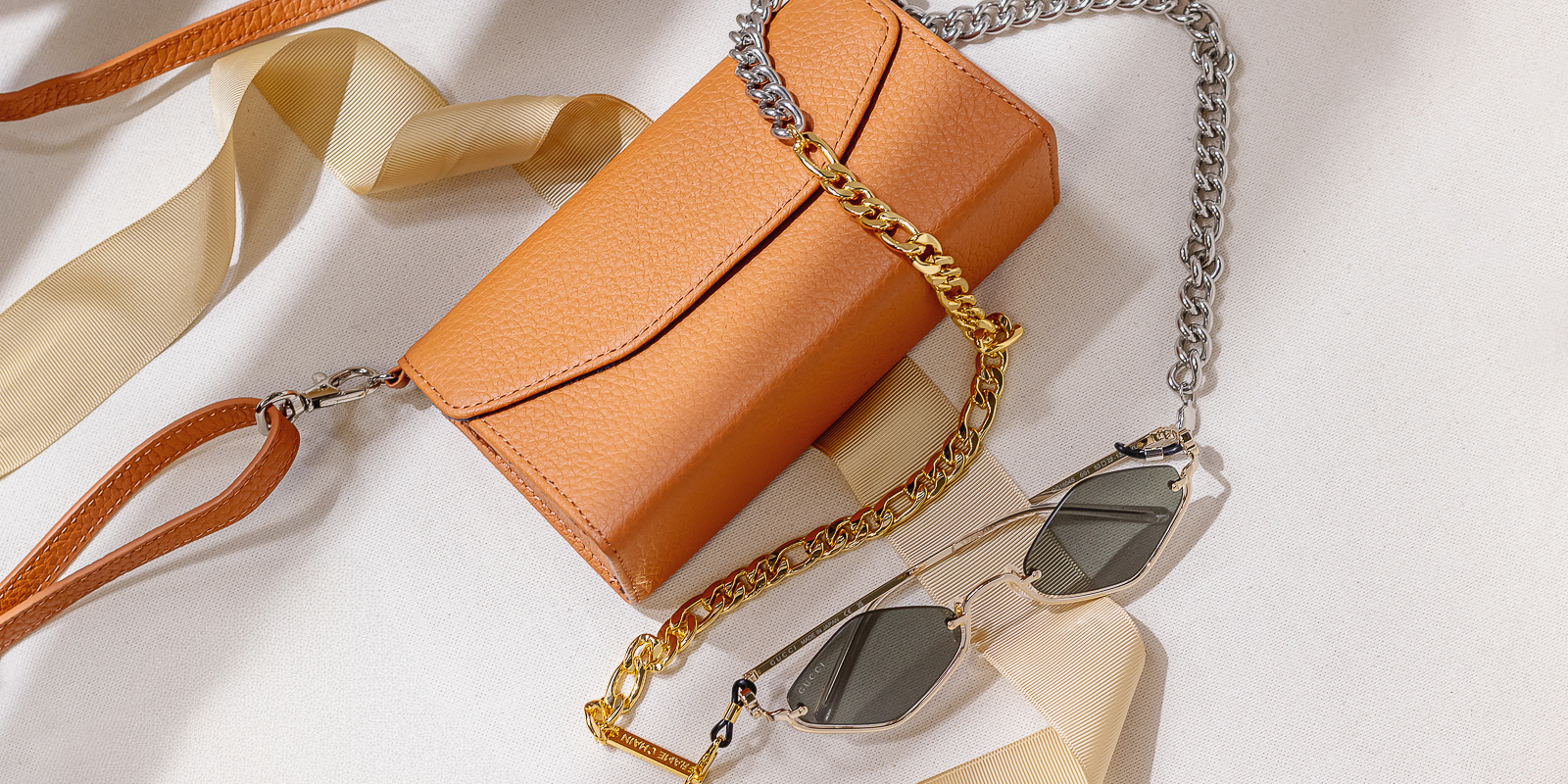 original christmas gifts - gift guide - gift kit - sunglasses, box case and glasses - balmain on vytria.com