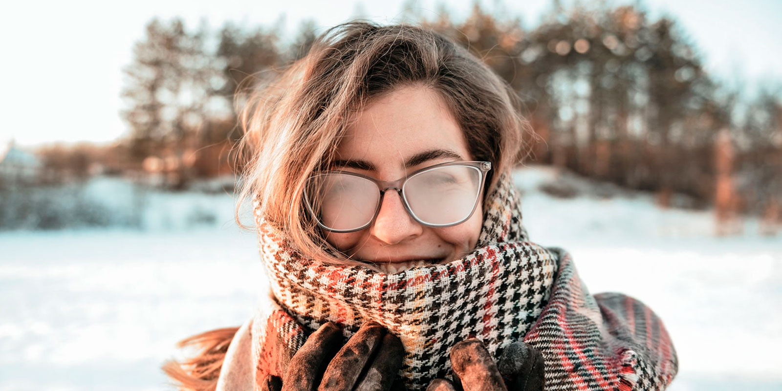 fogged glasses - solutions for fogged glasses - how to prevent glasses from fogging - vytria.com