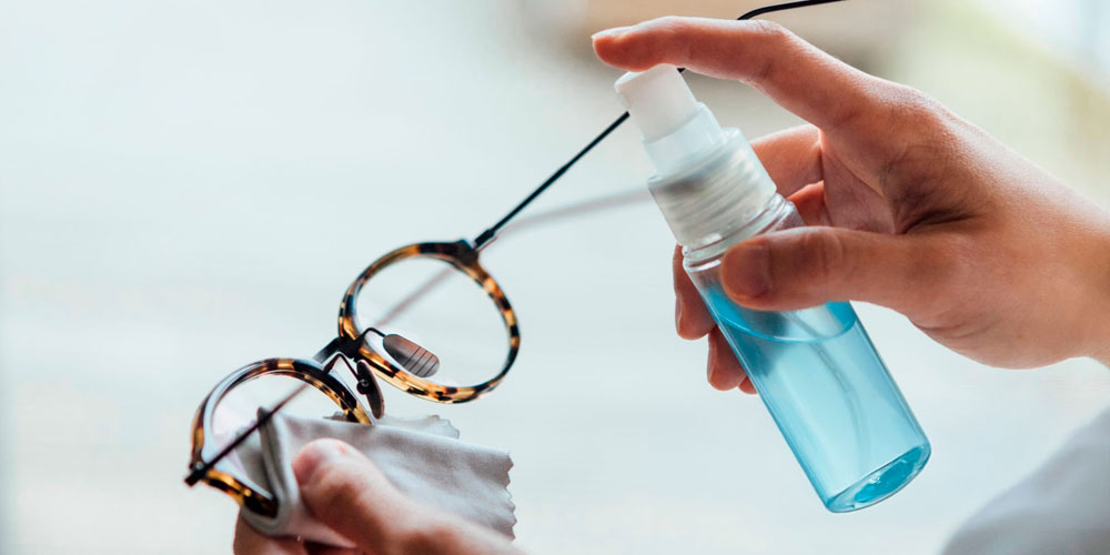 spray for glasses - spray for fogged glasses - spray to prevent your glasses from fogging up - vytria.com