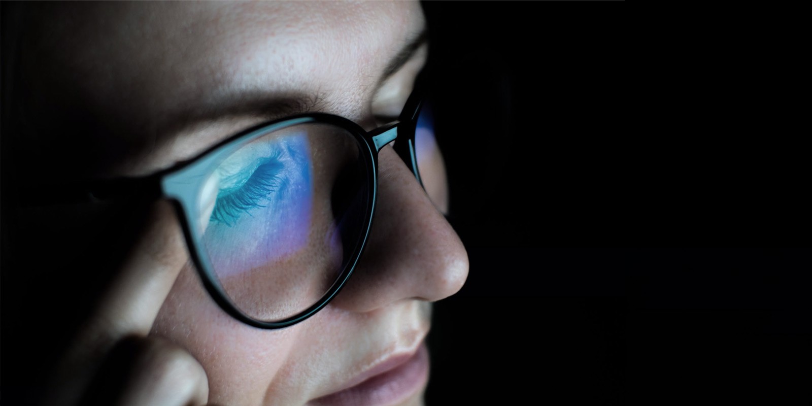 How to prevent eyestrain during long hours of computer use